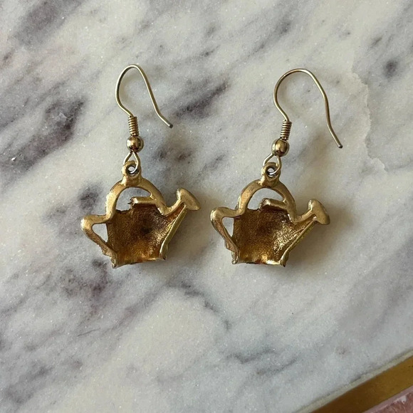 Gold watering can earrings - Picture 3 of 6